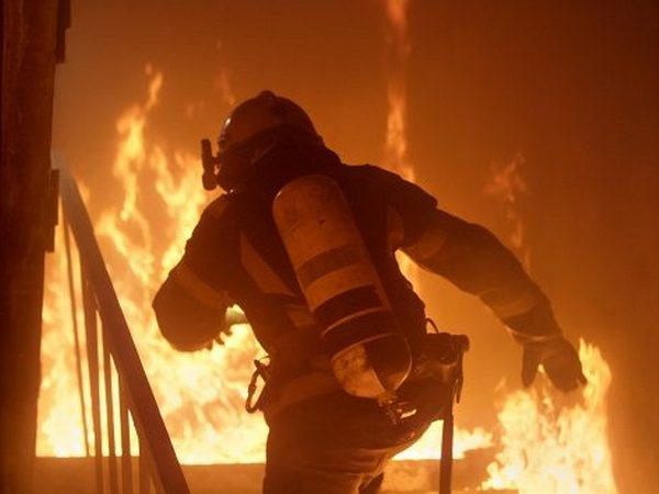Во время пожара в Новогродовке спасли двух женщин