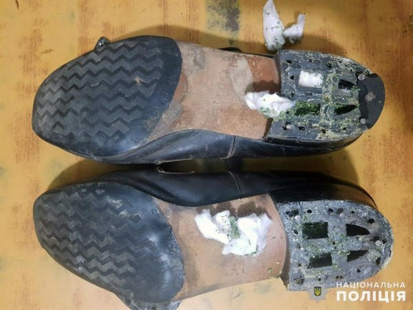 В Селидовской исправительной колонии обнаружили «наркотические» ботинки