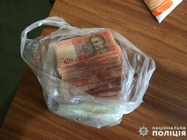 Жители Покровска помогли задержать грабителя, который украл пакет с деньгами
