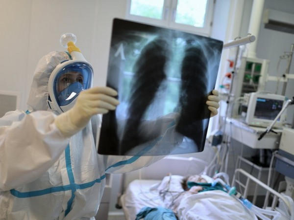 В Селидовской больнице все койки для больных коронавирусом заняты