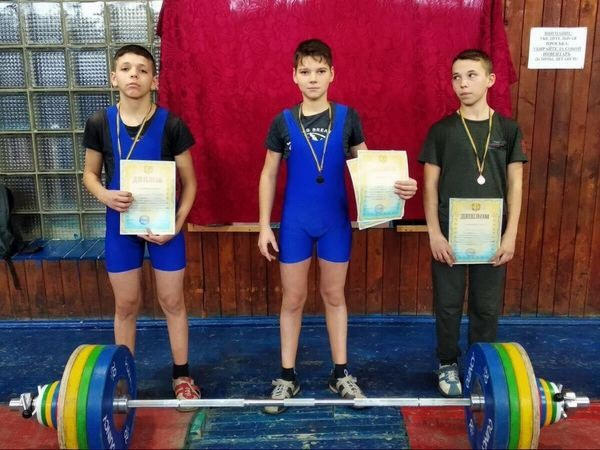 В Селидово прошло открытое первенство по тяжелой атлетике