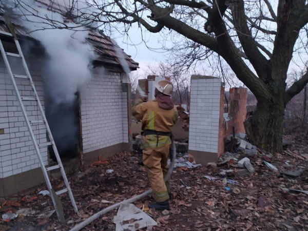 Пожар в Кураховке: горело заброшенное здание