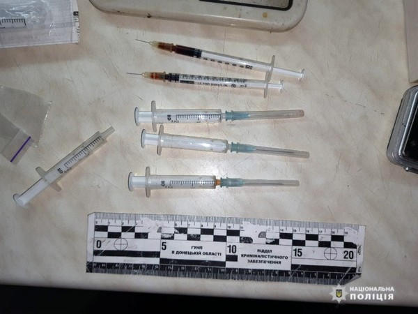 Селидовские полицейские задержали наркоторговку