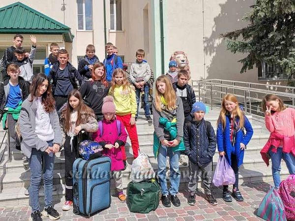 Дети из Селидовской громады отправились на отдых в «Изумрудный город»