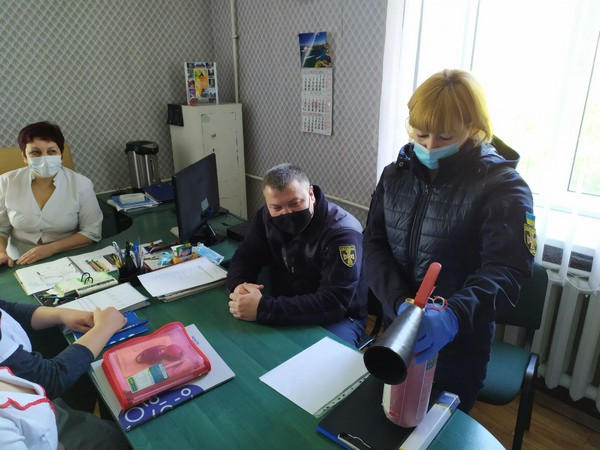 Спасатели провели практическое занятие для медиков Новогродовки