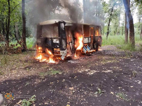 В Покровске сгорел дотла «автобус»