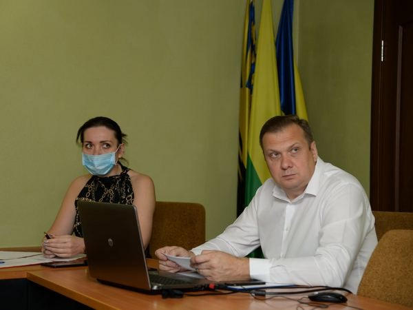 В Новогродовке, чтобы решить судьбу ребенка, провели внеочередное заседание исполкома