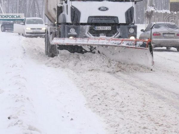 Покровск завалило снегом: как боролись с последствиями зимней непогоды