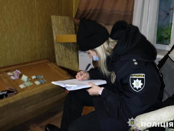 Суд отправил под стражу 31-летнюю жительницу Селидово, которая торговала наркотиками