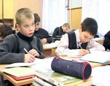 В школах Донецкой области будут изучать 2 иностранных языка и информатику, начиная со 2 класса