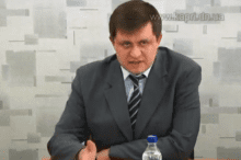 В Новогродовке депутаты выясняли брал ли мэр взятку и пытались 