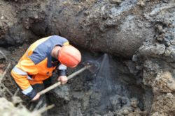 Порыв водопровода в Красноармейске рассорил коммунальщиков города