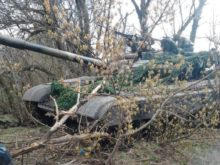 Жители Димитрова в районе шахты обнаружили танк (фото)