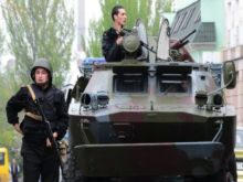 В районе Красноармейска украинские военные укрепляют блокпост (видео)
