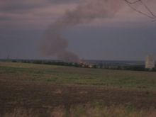 Артобстрел в районе поселка Зоряное: горят пшеничные поля (добавлено фото)