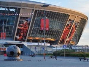 Артобстрелы Донецка продолжают разрушать
