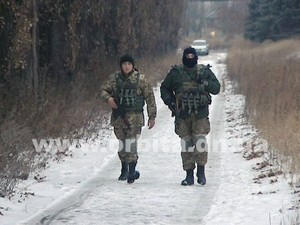 В Красноармейске задержаны псевдовоенные, которые отбирали деньги у прохожих (фото, видео)