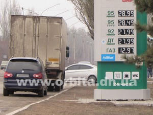 Цены на бензин в Красноармейске растут не по дням, а по часам