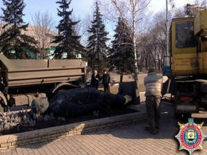 Милиция разыскивает причастных к сносу памятника Ленину в Доброполье