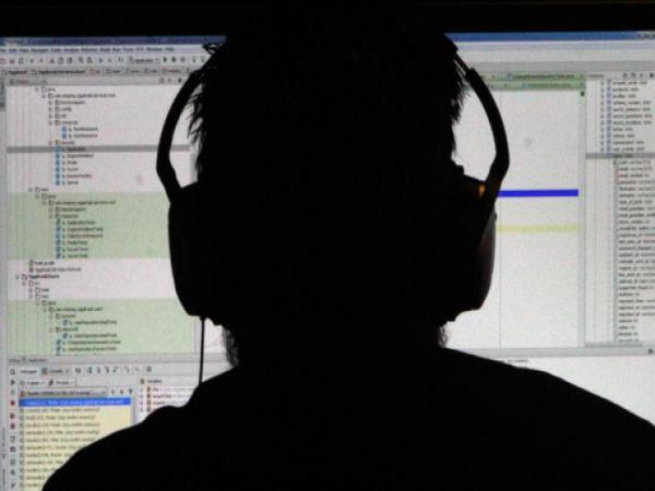 Депутаты разрешили прослушивать телефоны