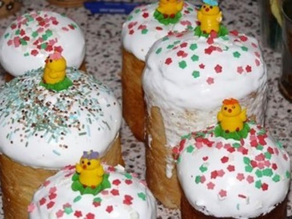Селидовский, Кураховский и Красноармейский хлебозаводы выпустят 107 тысяч пасхальных куличей