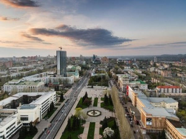 Сегодняшний день дончане провели под залпы артиллерии