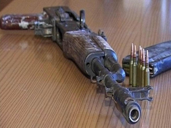 Во время пьянки в кафе Красноармейска военнослужащий расстрелял из автомата сослуживца
