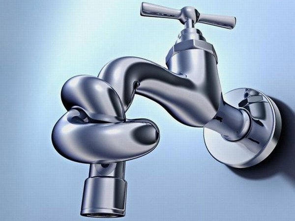 Воды не будет: в районе Карловки повреждены линии электропередачи