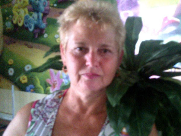 В Димитрове женщина выехала из дома на автомобиле и пропала без вести