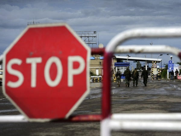 На пропускных пунктах в зону АТО будут продавать продукты и лекарства
