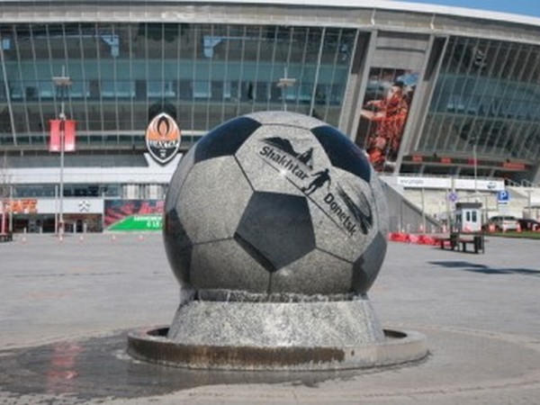В Донецке «ожил» мяч «Шахтера»