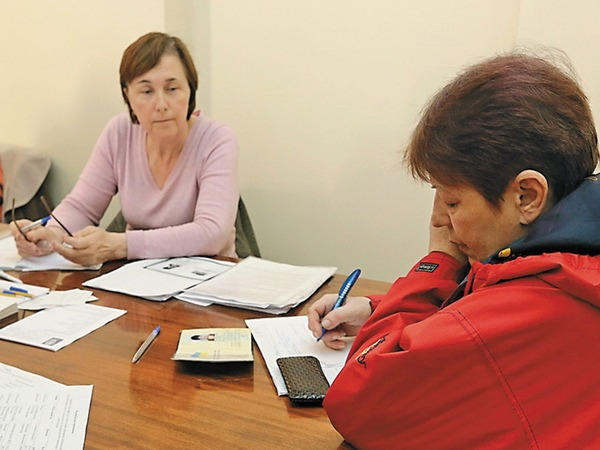 Правительство изменило правила получения помощи переселенцам из Донбасса