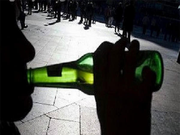 Милиция Димитрова вернула домой подростков, распивающих алкоголь в ночное время