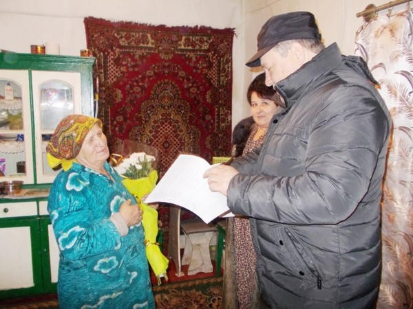 Жительница Красноармейского района удостоена почетного звания «Мать-героиня»