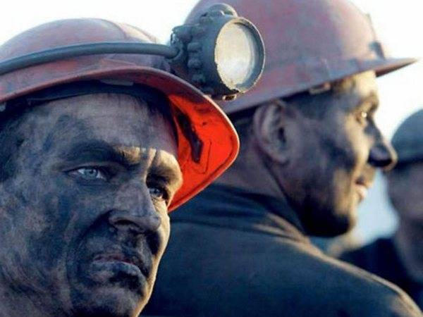 Горняки шахты имени Стаханова отказались спускаться в забой