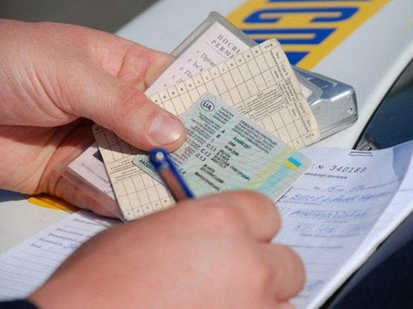 В Кураховке выявлен автомобиль с поддельными документами