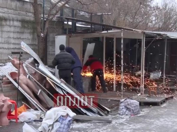 Назад в СССР: в Донецке демонтируют рынок, чтобы было, как в советские времена