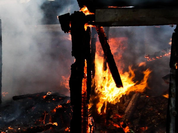 В Мирнограде горели сараи