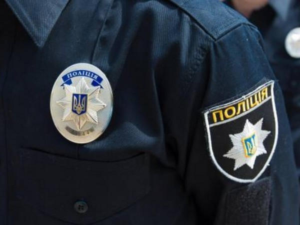 Житель Мирнограда, чтобы спасти сына, отдал псевдополицейским 30 тысяч гривен