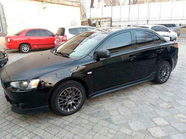 «Отжатый» в 2014 году на Донбассе автомобиль пытались продать на юге Украины
