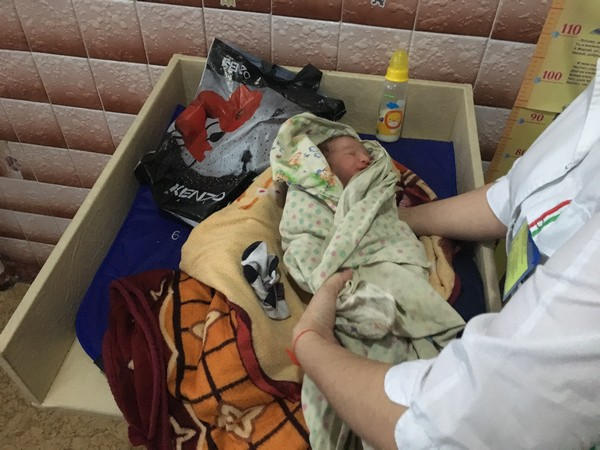 В коридоре Покровской больницы нашли пакет с новорожденным ребенком