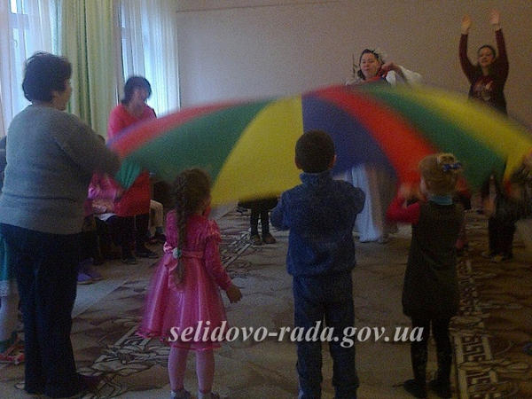 Как в Украинске воспитанники детского сада «Космос» праздновали День именинника