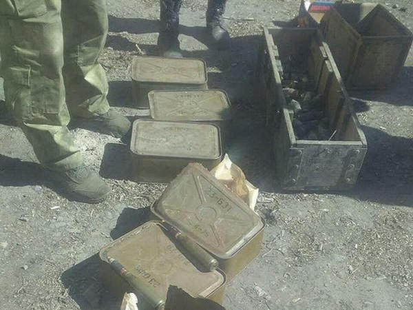 Вблизи шахты в Новогродовке обнаружен огромный арсенал боеприпасов