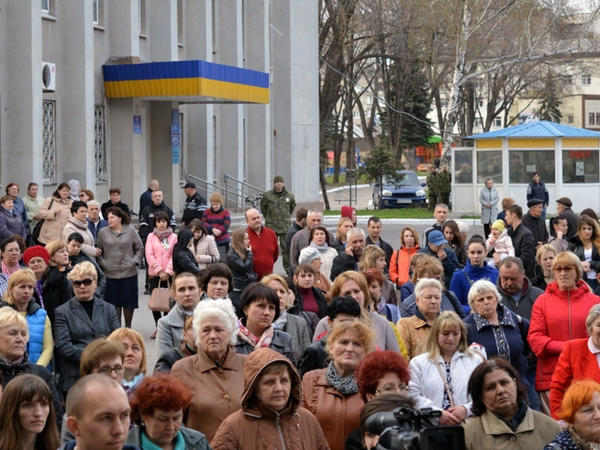 На митинг в поддержку Руслана Требушкина в Покровске собралось около 200 человек
