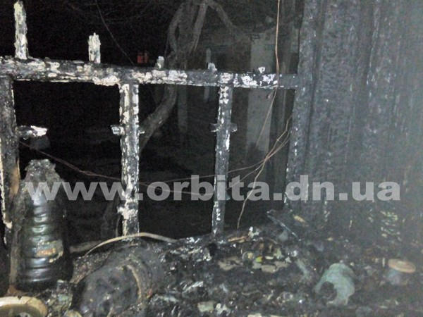 Пожар в Покровске: один мужчина погиб, второго - чудом удалось спасти