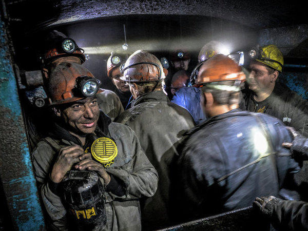 Полиция выясняет обстоятельства трагической аварии на шахте в Новогродовке