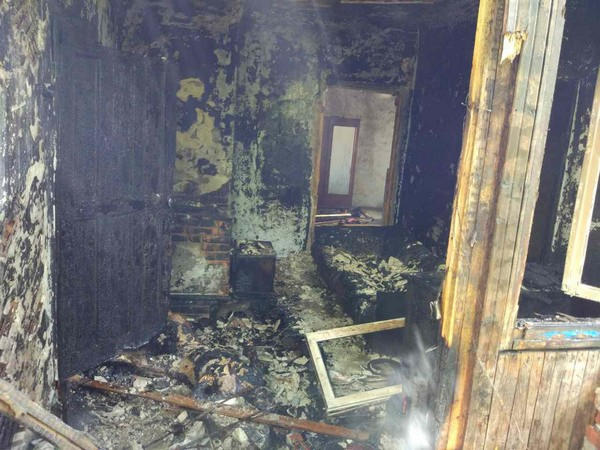 В Цукурино в горящем заброшенном доме обнаружили труп мужчины