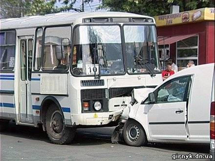 Жуткое ДТП в Красноармейске: "буйная" маршрутка протаранила три легковушки и срикошетила в автобус (фото + видео)