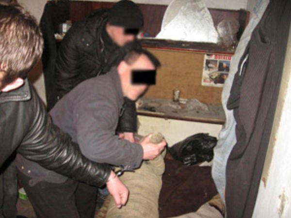 Житель Марьинского района жестоко убил соседа из-за долга в 300 гривен (фото)