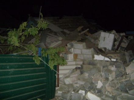 В Марьинском районе взрыв полностью разрушил жилой дом (фото)